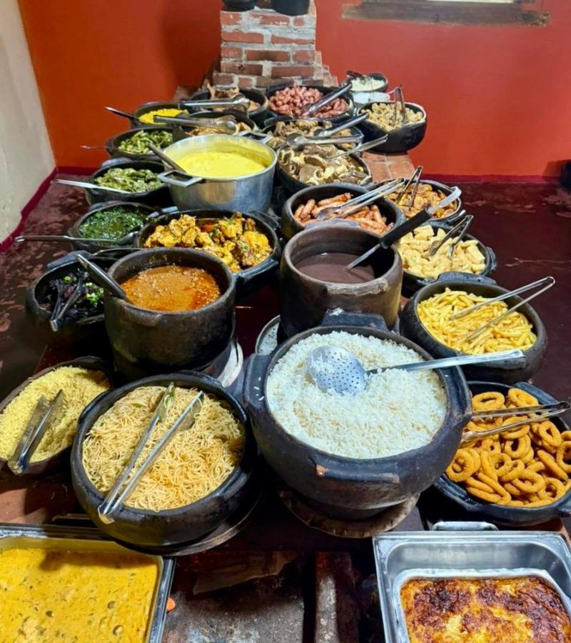 Comida caseira no fogão a lenha